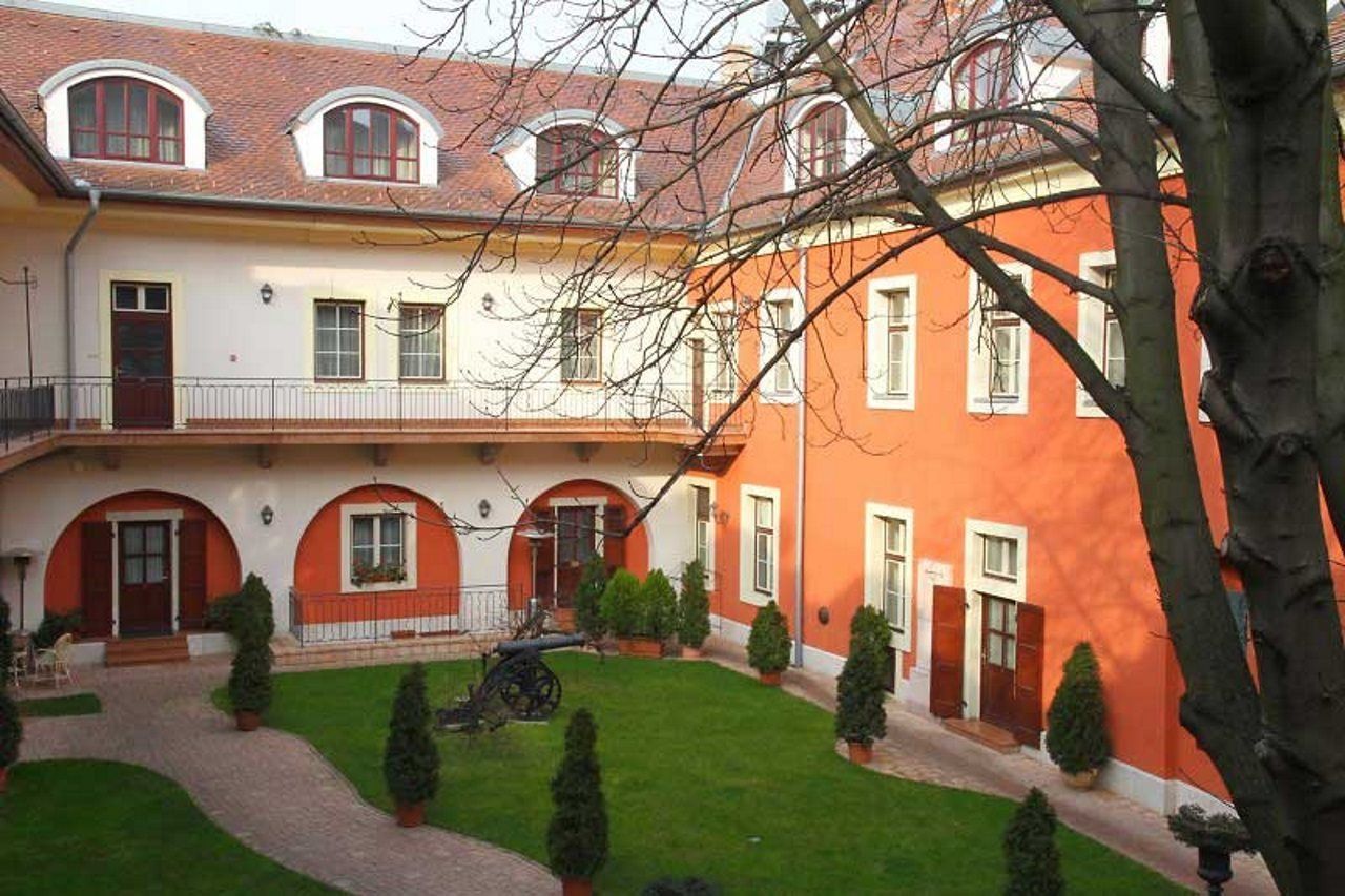 St. George Residence Budapeste Exterior foto