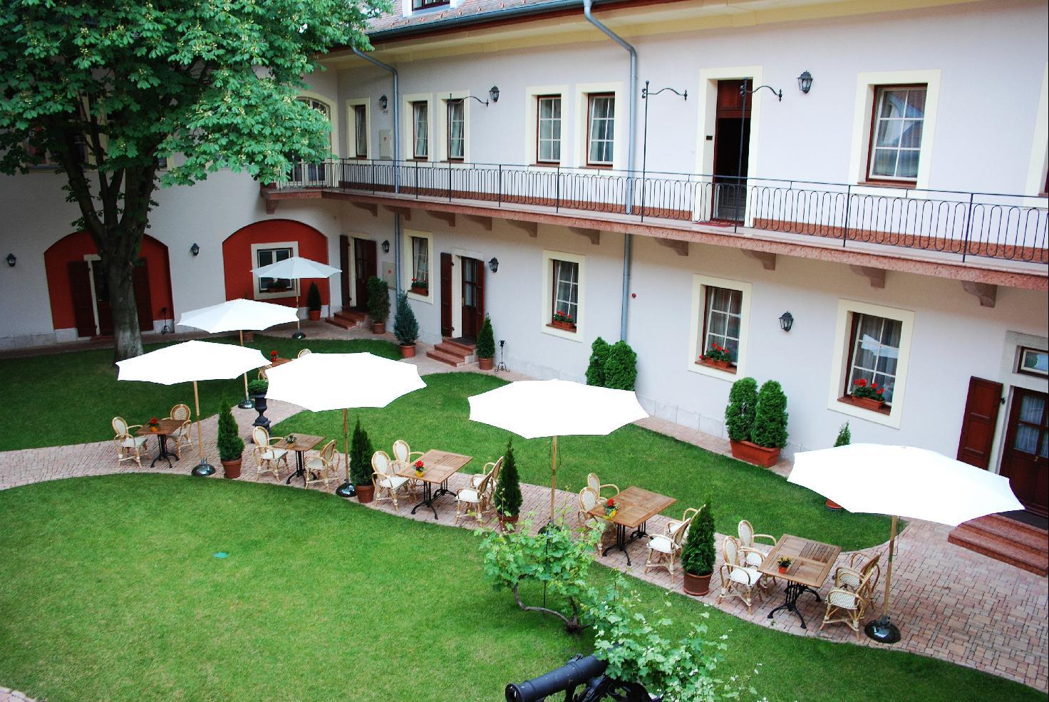 St. George Residence Budapeste Exterior foto